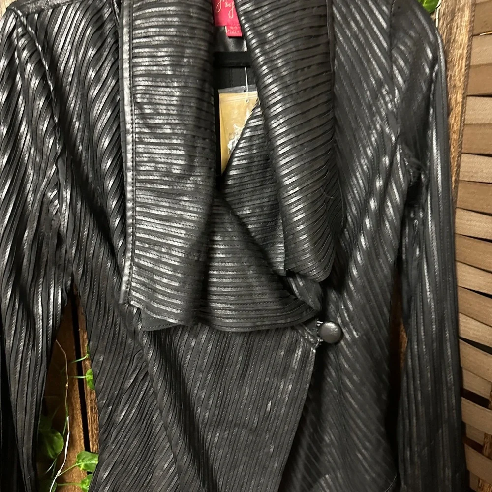 Jacket - Picture 2 of 16